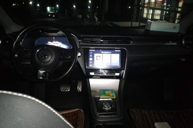 Used MG 6 New Energy 2018 45T E-DRIVE Intelligent Hybrid Premium Internet Edition Interior 2