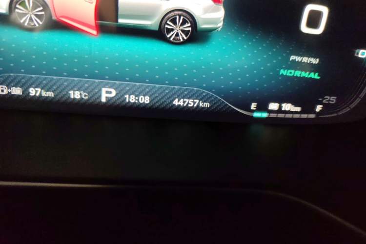 Used MG 6 New Energy 2018 45T E-DRIVE Intelligent Hybrid Premium Internet Edition Odometer Close Up