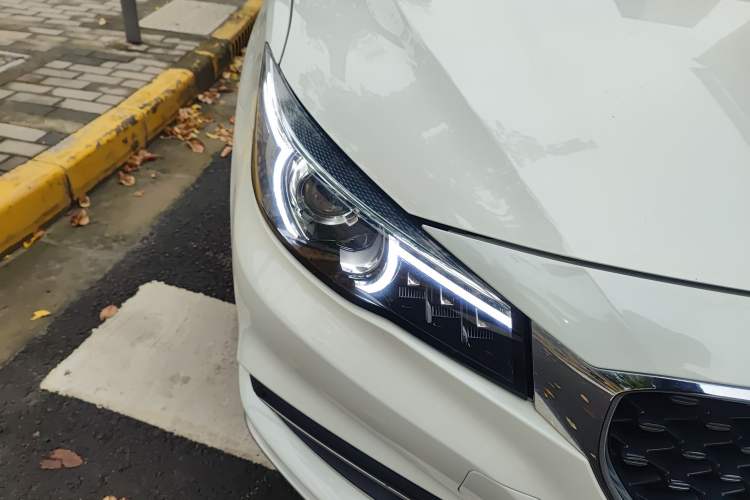 Used MG 6 New Energy 2018 45T E-DRIVE Intelligent Hybrid Premium Internet Edition Right Front Headlight