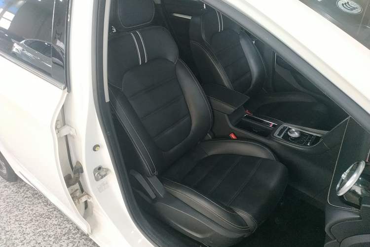 Used MG 6 New Energy 2018 45T E-DRIVE Intelligent Hybrid Premium Internet Edition Right Front Seat