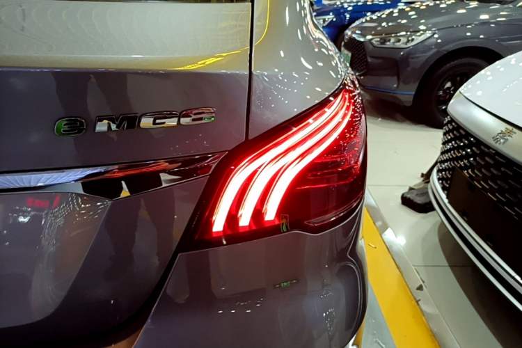 Used MG 6 New Energy 2020 1.5T Hybrid Leading Luxury Edition Exterior 3