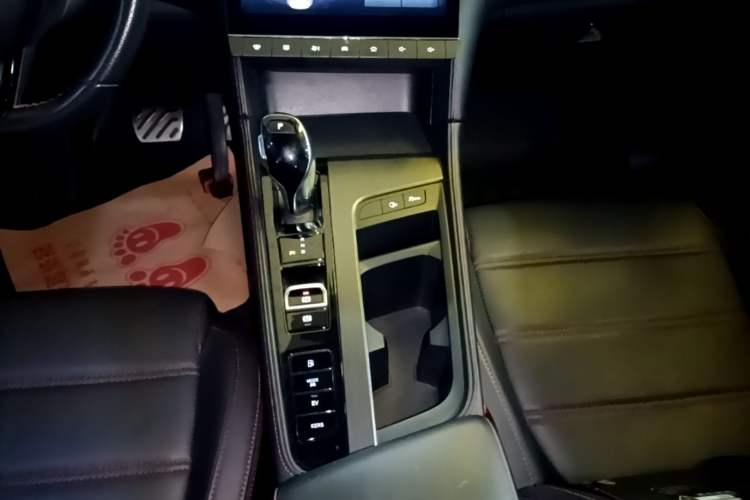 Used MG 6 New Energy 2020 1.5T Hybrid Leading Luxury Edition Gear Lever
