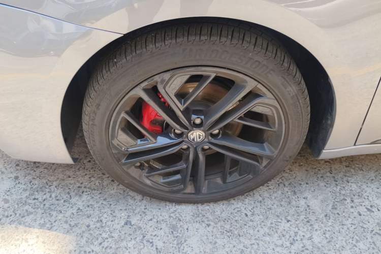 Used MG 6 New Energy 2020 1.5T Hybrid Trophy Intelligent Drive Flagship Edition Left Front Wheel Hub