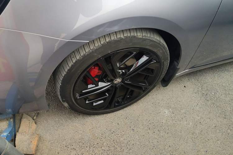 Used MG 6 New Energy 2020 1.5T Hybrid Trophy Intelligent Drive Flagship Edition Left Front Wheel Hub