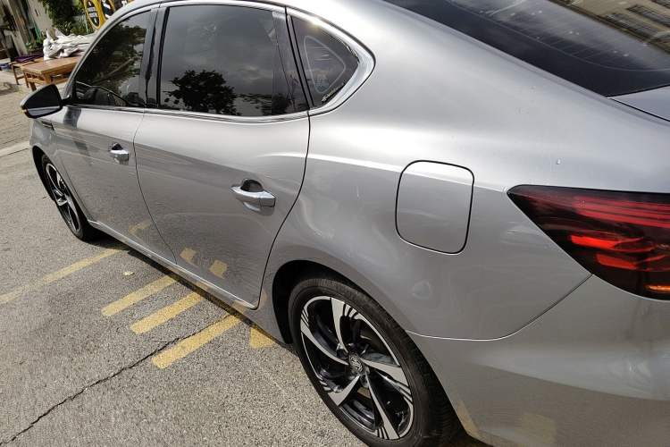 Used MG 6 New Energy 2020 1.5T Hybrid Leading Luxury Edition Left Side