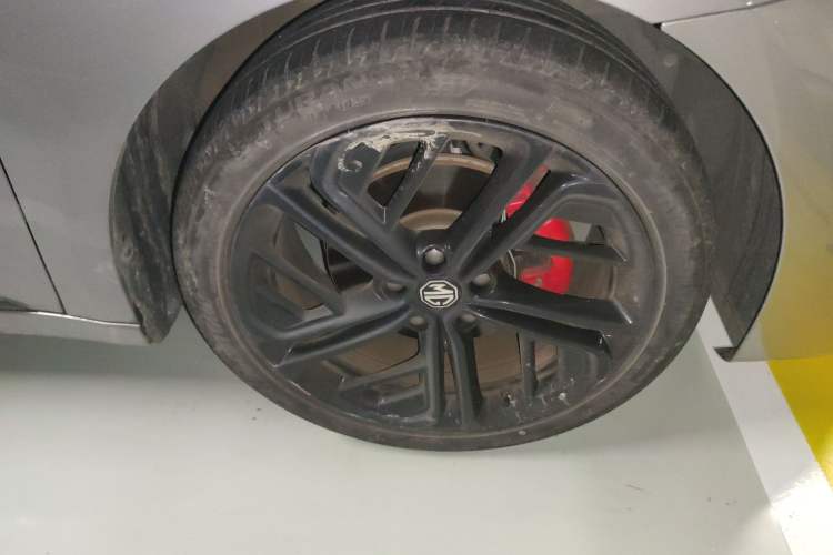 Used MG 6 New Energy 2020 1.5T Hybrid Trophy Intelligent Drive Flagship Edition Right Front Wheel Hub