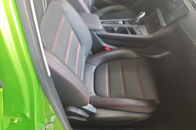 Used MG 6 New Energy 2020 1.5T Hybrid Leading Luxury Edition Right Front Seat