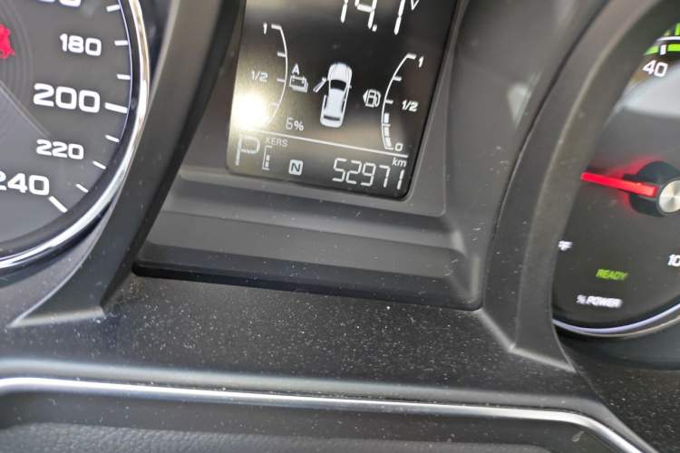 Used MG 6 New Energy 2020 1.5T Hybrid Leading Trendy Edition Odometer Close Up
