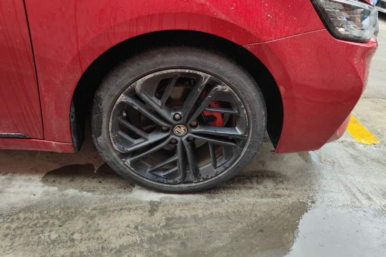 Used MG 6 New Energy 2020 1.5T Hybrid Trophy Intelligent Drive Flagship Edition Right Front Wheel Hub