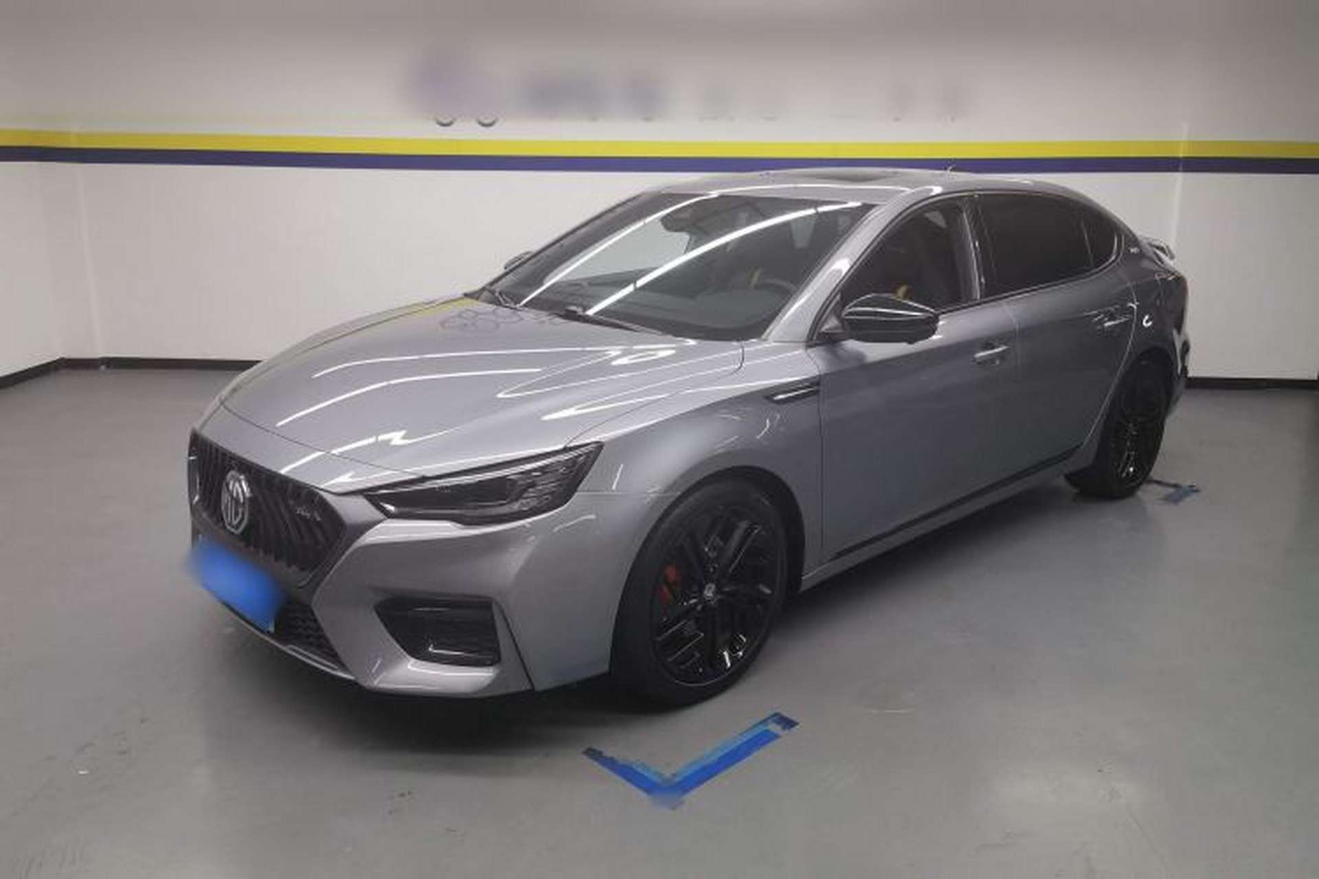 Used MG 6 New Energy 2020 1.5T Hybrid Trophy Intelligent Drive Flagship Edition Front Left 45 Deg