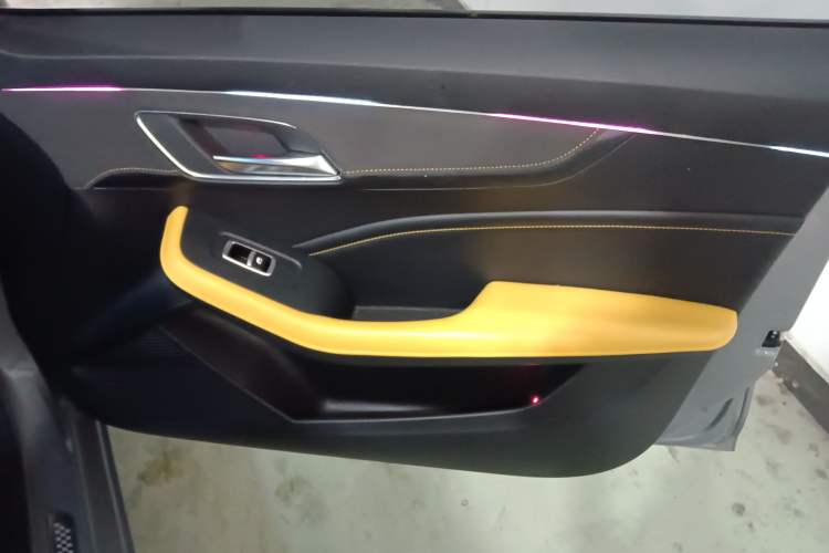 Used MG 6 New Energy 2020 1.5T Hybrid Trophy Flagship Edition Right Front Door Interior
