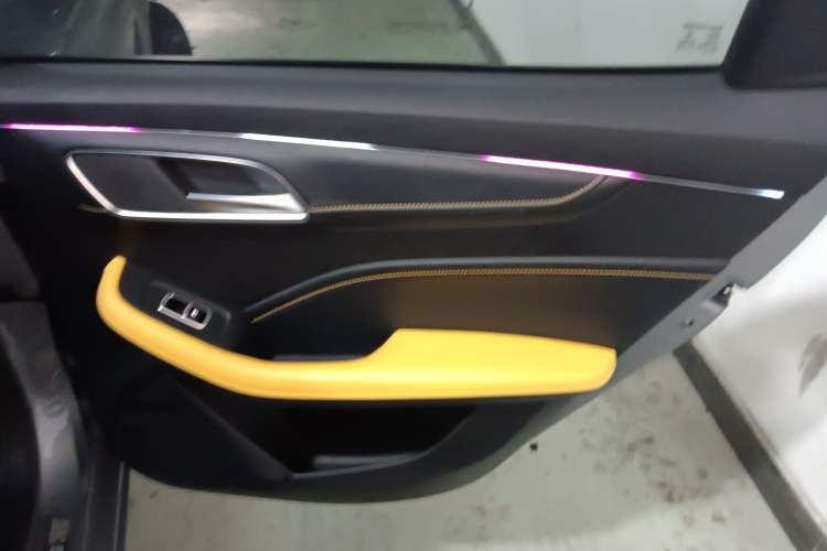 Used MG 6 New Energy 2020 1.5T Hybrid Trophy Flagship Edition Right Rear Door Interior
