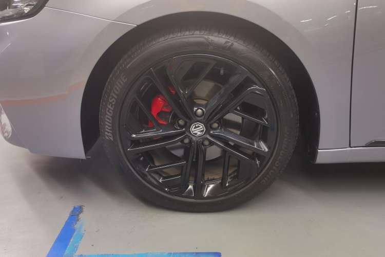 Used MG 6 New Energy 2020 1.5T Hybrid Trophy Intelligent Drive Flagship Edition Right Rear Wheel Hub