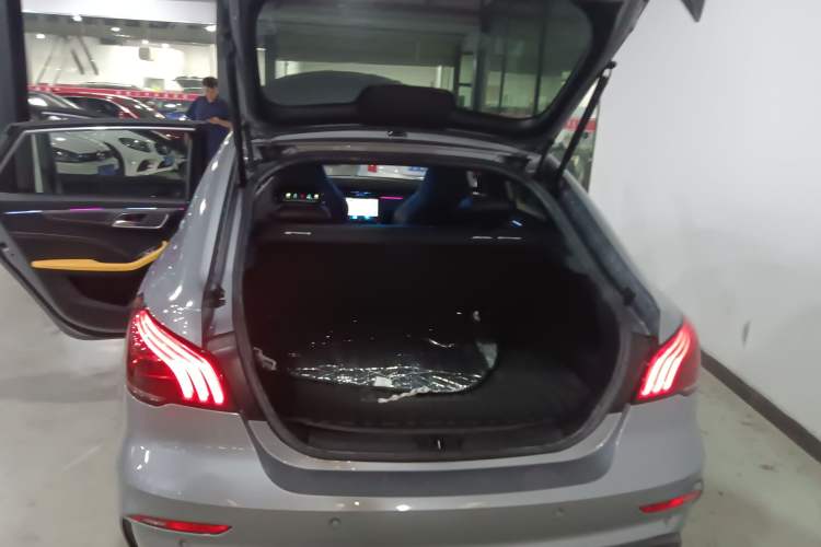 Used MG 6 New Energy 2020 1.5T Hybrid Trophy Flagship Edition Trunk