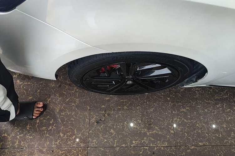 Used MG 6 New Energy 2020 1.5T Hybrid Trophy Intelligent Drive Flagship Edition Left Front Wheel Hub