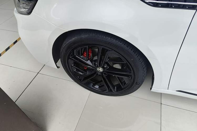 Used MG 6 New Energy 2020 1.5T Hybrid Trophy Flagship Edition Left Front Wheel Hub