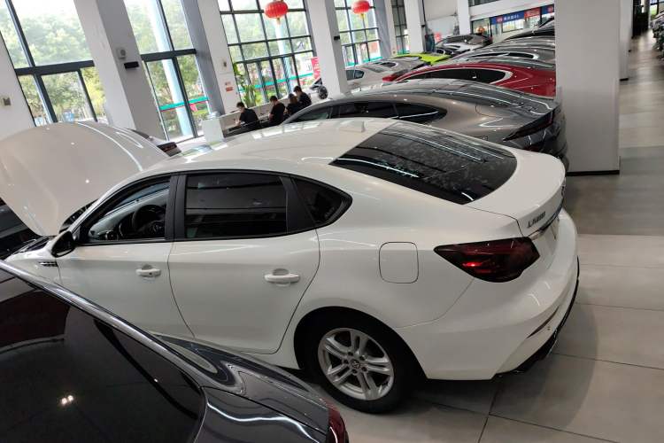 Used MG 6 New Energy 2020 1.5T Hybrid Leading Trendy Edition Left Side