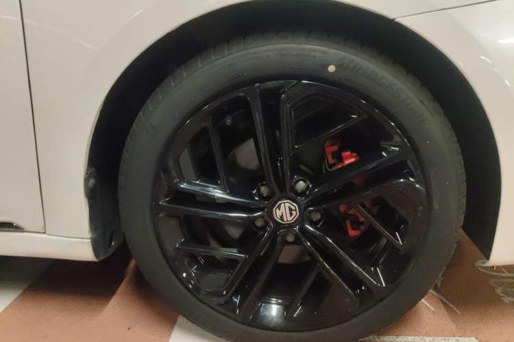 Used MG 6 New Energy 2020 1.5T Hybrid Trophy Intelligent Drive Flagship Edition Right Front Wheel Hub