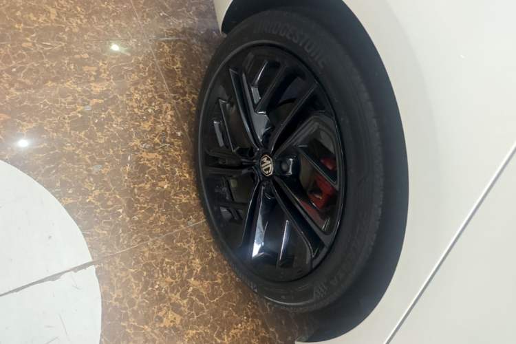 Used MG 6 New Energy 2020 1.5T Hybrid Trophy Intelligent Drive Flagship Edition Right Rear Wheel Hub