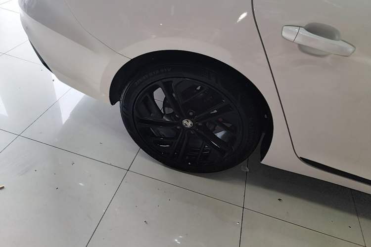Used MG 6 New Energy 2020 1.5T Hybrid Trophy Flagship Edition Right Rear Wheel Hub