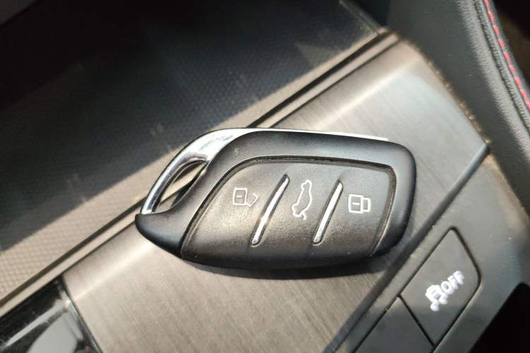 Used MG 6 New Energy 2020 1.5T Hybrid Leading Trendy Edition Vehicle Key