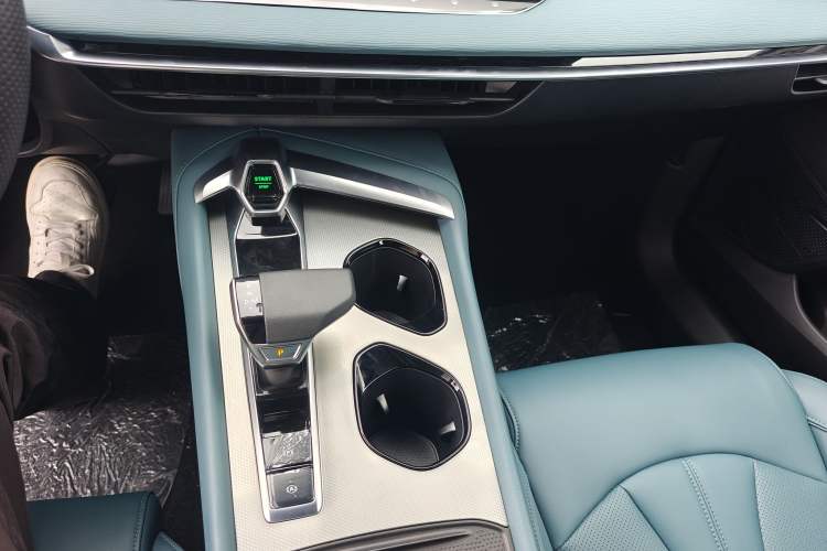 Used MG 7 2025 1.5T 300 DCT Luxury Edition Interior 4