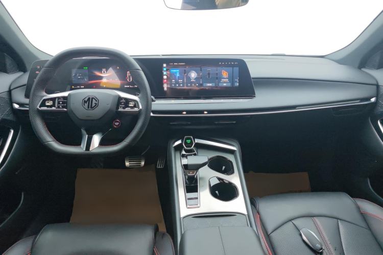 Used MG 7 2023 2.0T Automatic Hunter Luxury Edition Center Console