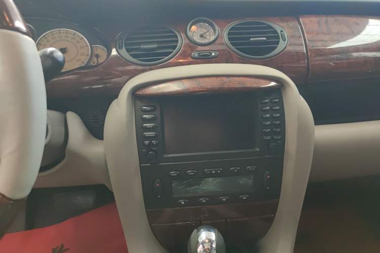 Used MG 7 2010 1.8T Automatic Comfort Edition Audio And AC Panel