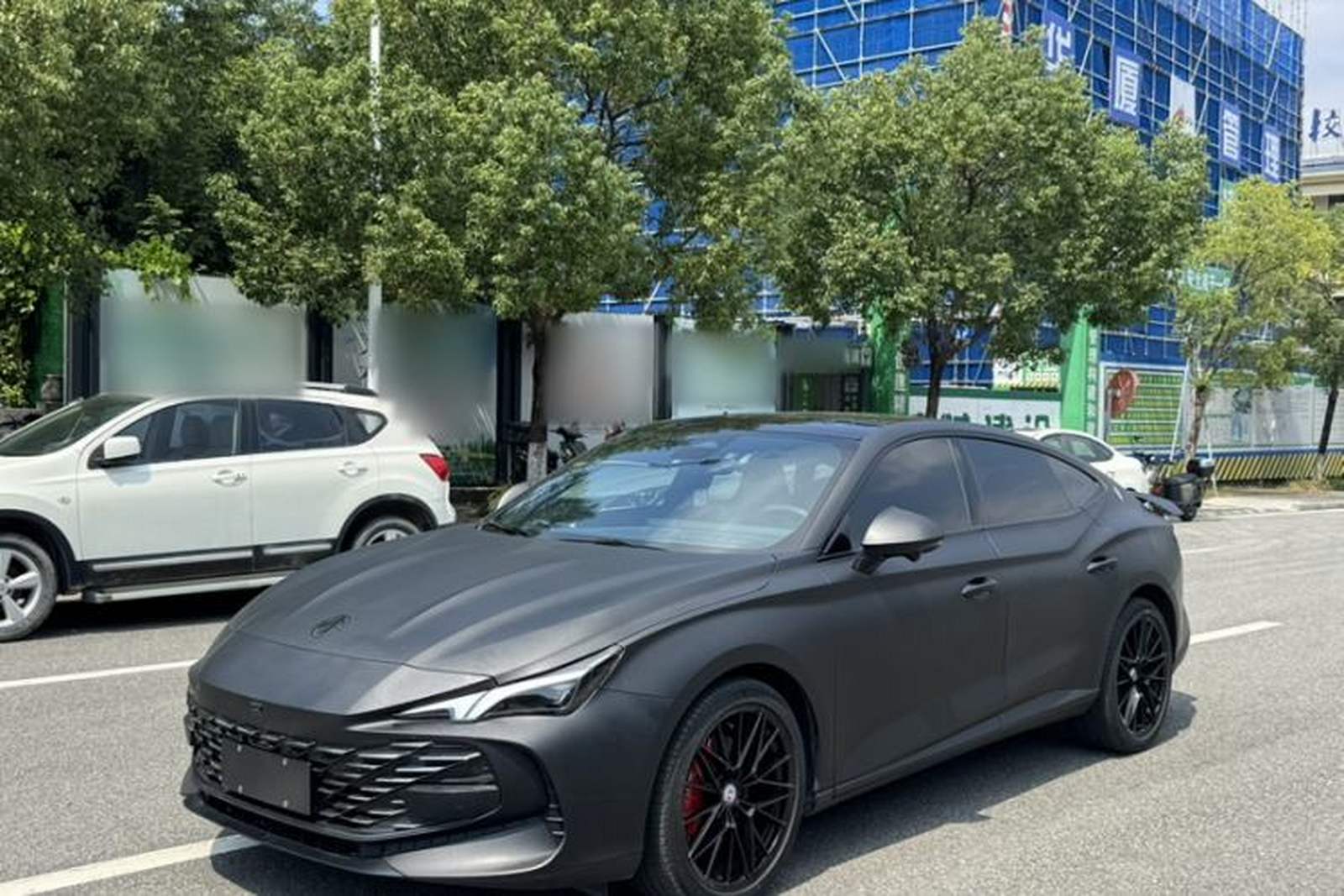 Фото MG с площадки