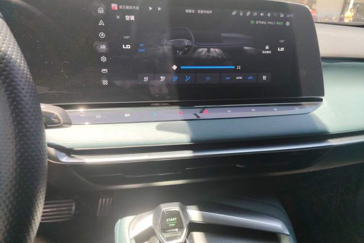 Used MG 7 2023 2.0T Automatic Hunter Luxury Edition Audio And AC Panel