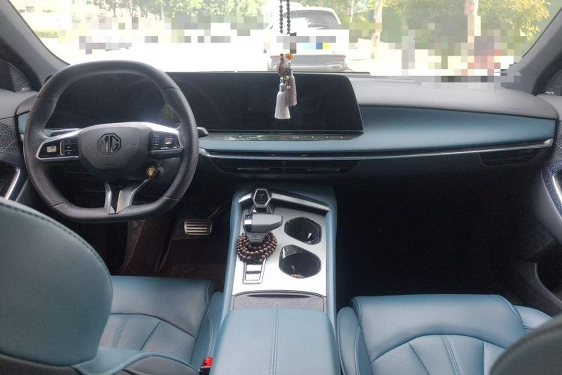 Used MG 7 2023 2.0T Automatic Hunter Luxury Edition Center Console
