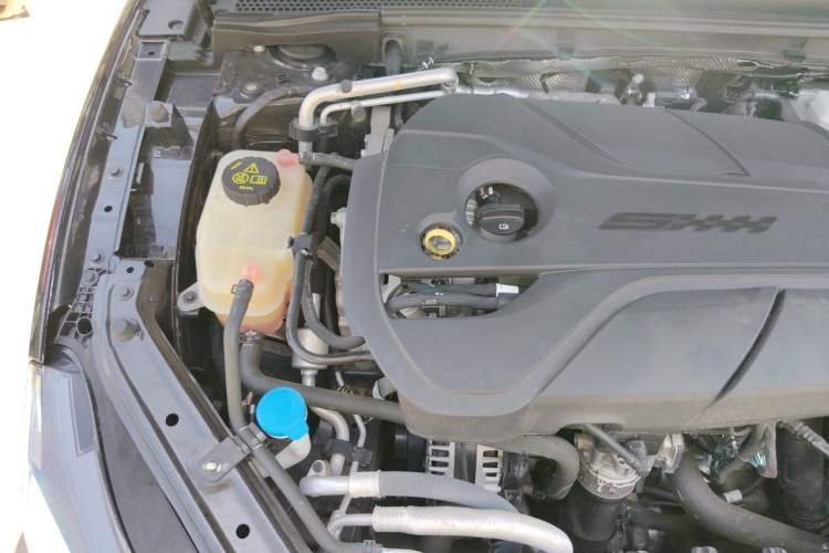 Used MG 7 2023 2.0T Automatic Hunter Luxury Edition Engine Bay Right