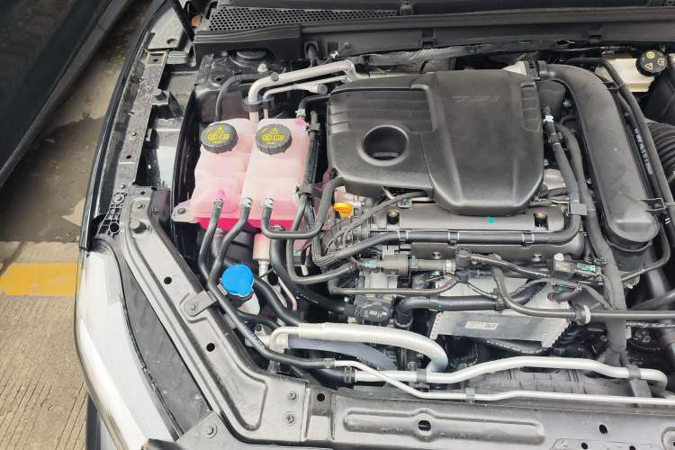 Used MG 7 2023 1.5T DCT Luxurious Supreme Edition Engine Bay Right