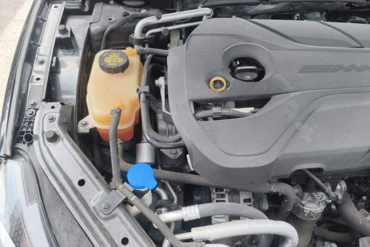 Used MG 7 2023 2.0T Automatic Hunter Luxury Edition Engine Bay Right