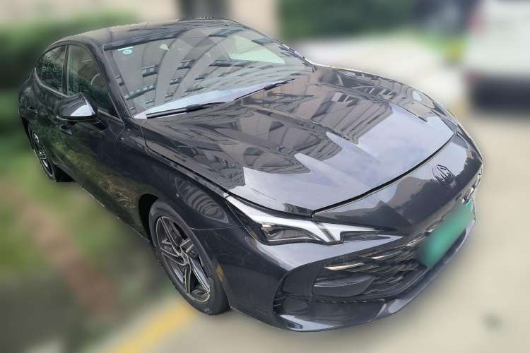 Used MG 7 2023 1.5T DCT Luxurious Supreme Edition Front Right 45 Deg