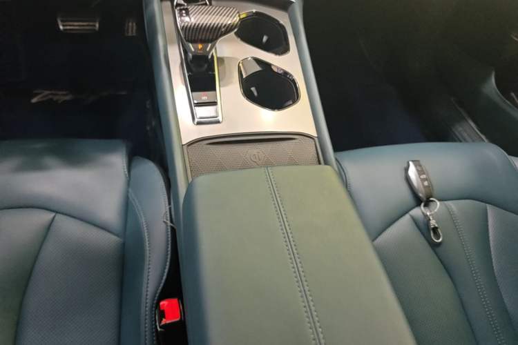 Used MG 7 2023 2.0T Automatic Hunter Luxury Edition Gear Lever