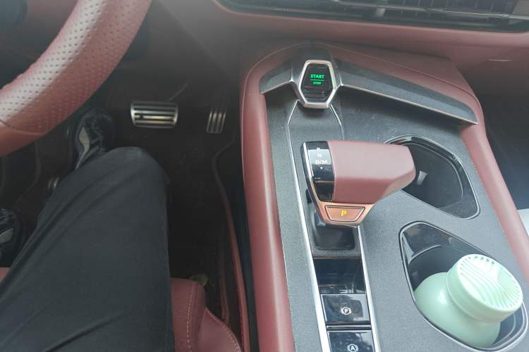Used MG 7 2023 2.0T Automatic Trophy+ Ignition Glory Edition Gear Lever