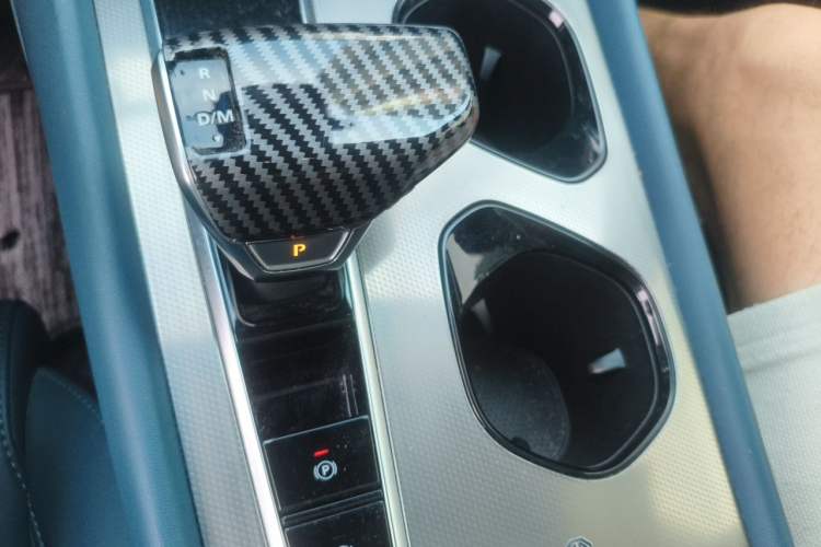 Used MG 7 2023 2.0T Automatic Hunter Luxury Edition Gear Lever