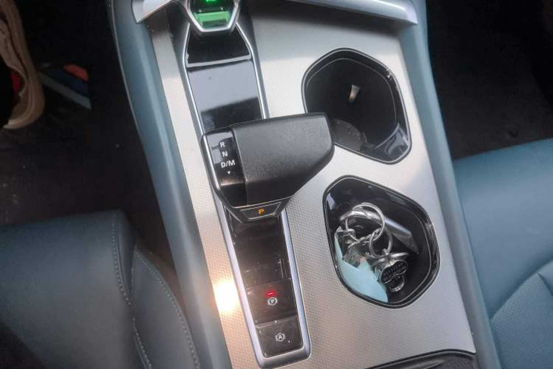 Used MG 7 2023 2.0T Automatic Hunter Luxury Edition Gear Lever