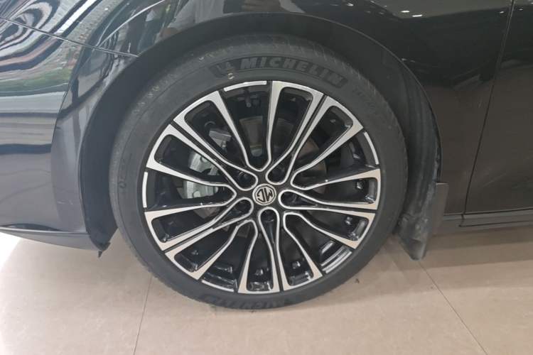 Used MG 7 2023 2.0T Automatic Hunter Luxury Edition Left Front Wheel Hub