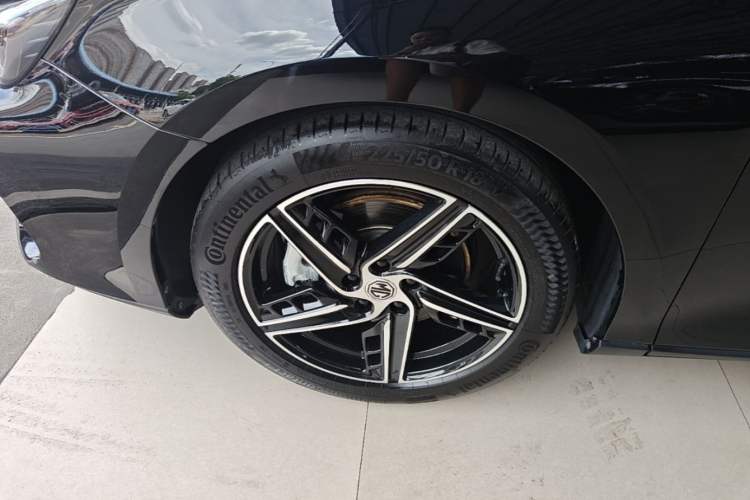 Used MG 7 2023 1.5T DCT Luxurious Supreme Edition Left Front Wheel Hub