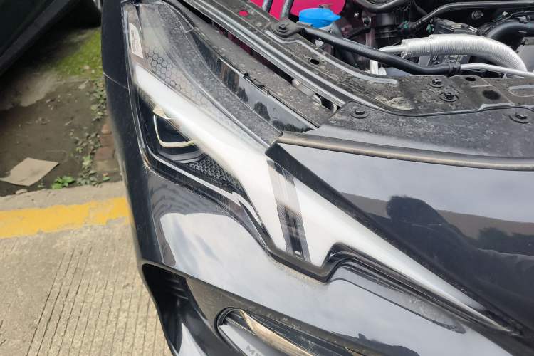 Used MG 7 2023 1.5T DCT Luxurious Supreme Edition Right Front Headlight