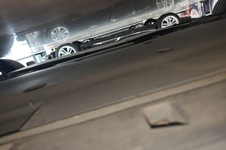 Used MG 7 2023 2.0T Automatic Hunter Luxury Edition Right Side Sill