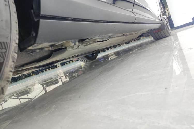 Used MG 7 2023 2.0T Automatic Trophy+ Ignition Glory Edition Right Side Sill