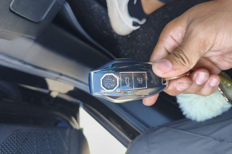 Used MG 7 2023 2.0T Automatic Hunter Luxury Edition Vehicle Key