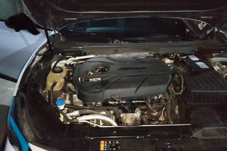 Used MG 7 2023 2.0T Automatic Hunter Luxury Edition Engine Bay Right