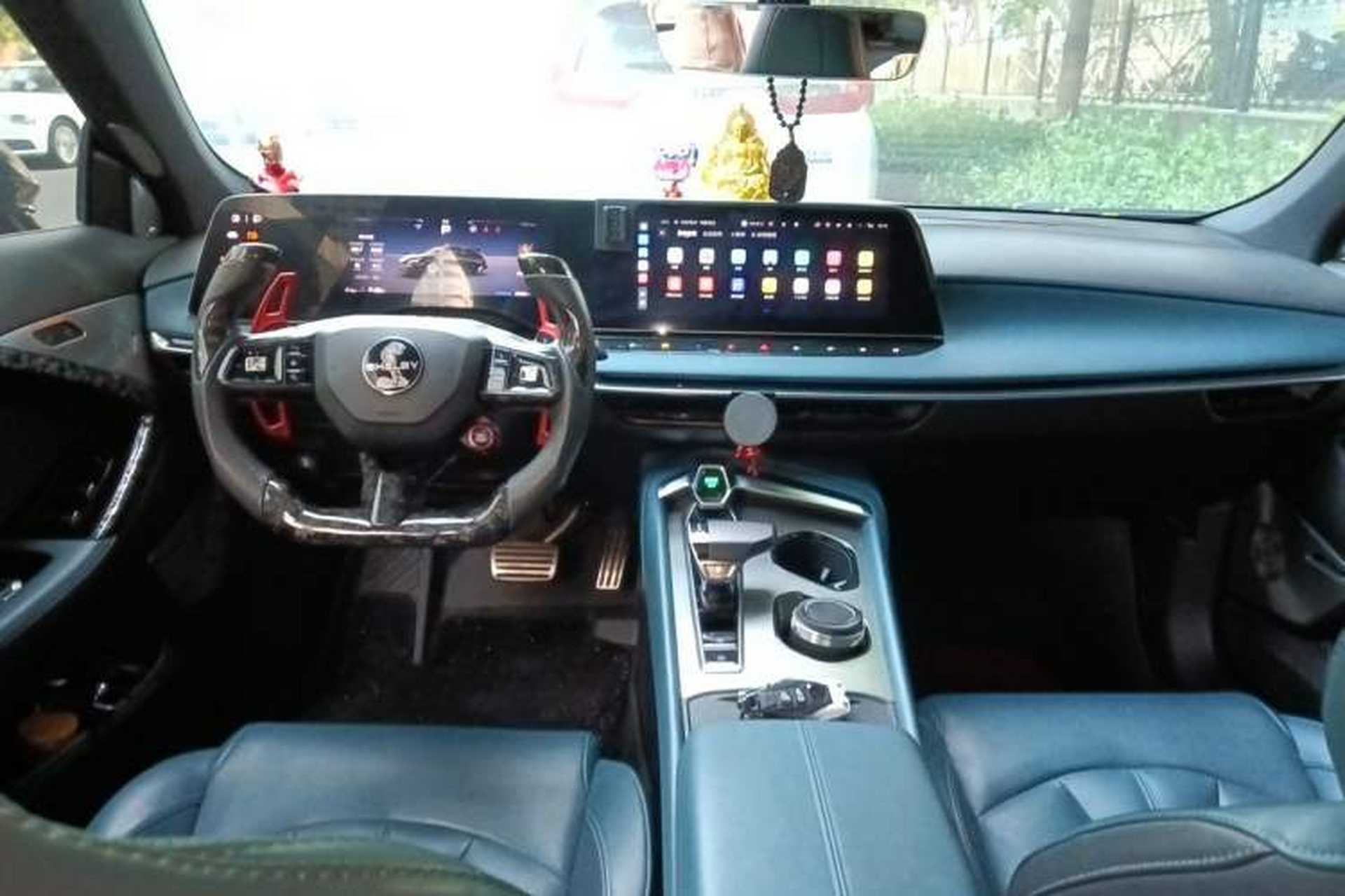 Used MG 7 2023 2.0T Automatic Trophy+ Ignition Glory Edition Center Console