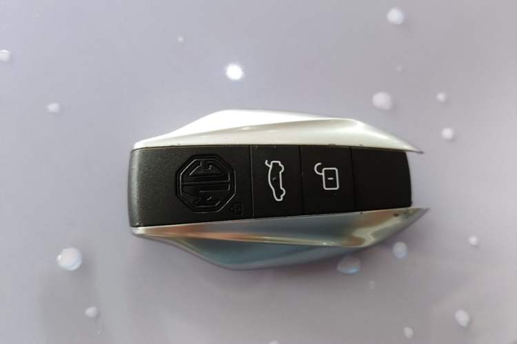 Used MG 7 2023 1.5T DCT Luxurious Supreme Edition Vehicle Key