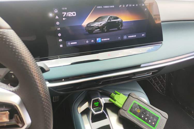 Used MG 7 2023 2.0T Automatic Hunter Luxury Edition Audio And AC Panel