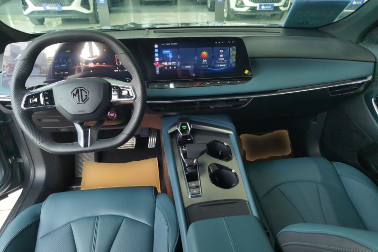 Used MG 7 2023 1.5T DCT Luxurious Supreme Edition Center Console